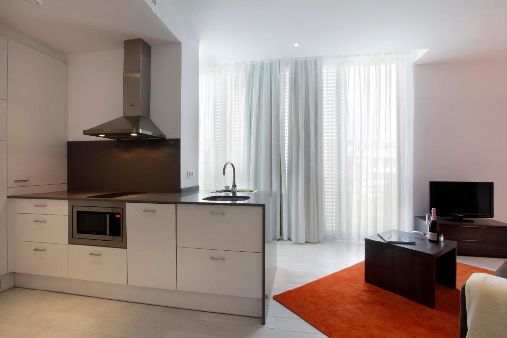 Fisa Rentals Les Corts Apartments Barcelona Room photo
